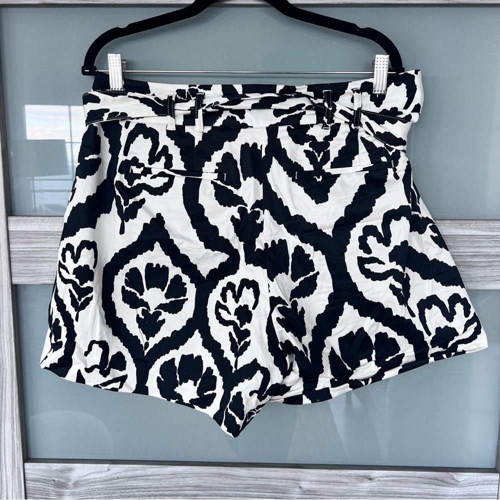 WHBM EXTRA HIGH RISE - Picture 2 of 4